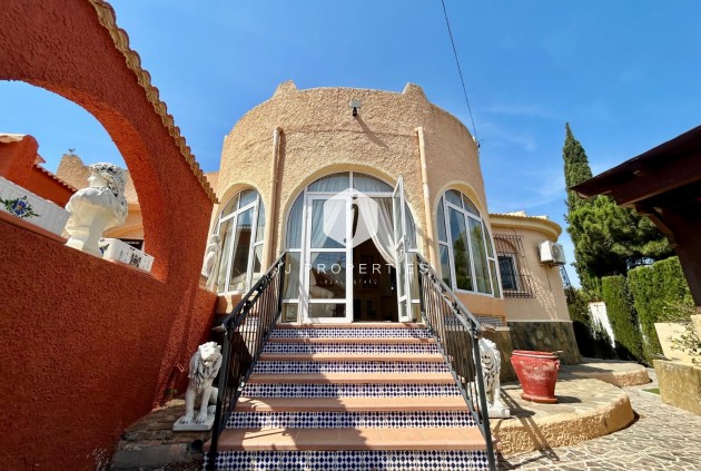 Resale - Villa -
El Chaparral - Inland