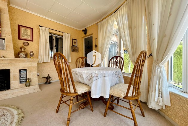 Resale - Villa -
El Chaparral - Inland