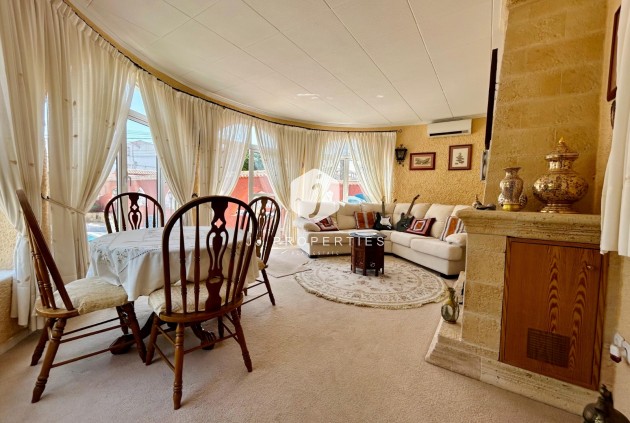 Resale - Villa -
El Chaparral - Inland