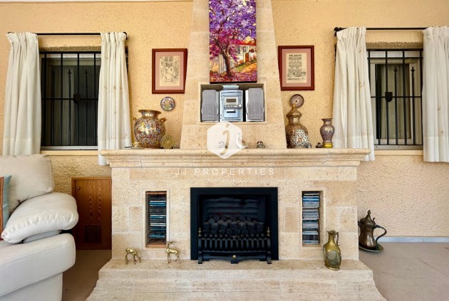 Resale - Villa -
El Chaparral - Inland