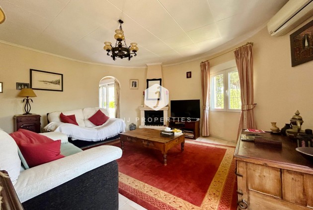 Resale - Villa -
El Chaparral - Inland