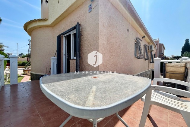 Resale - Villa -
El Chaparral - Inland