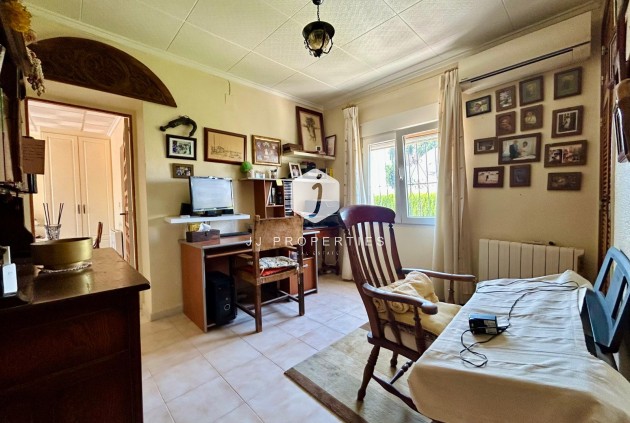 Resale - Villa -
El Chaparral - Inland