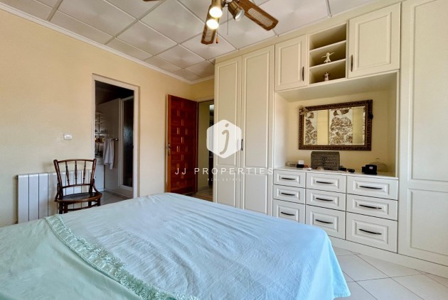 Resale - Villa -
El Chaparral - Inland