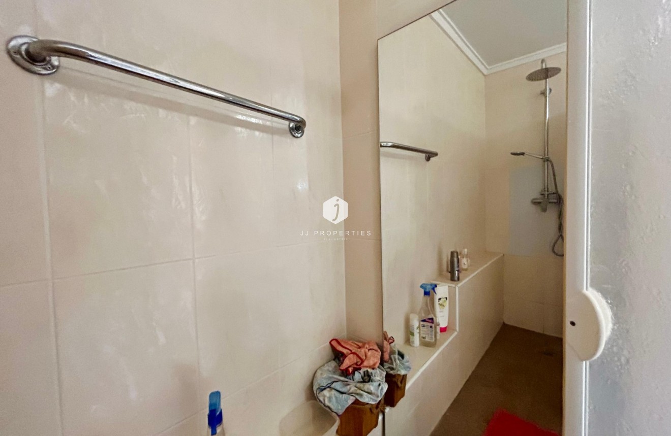 Resale - Villa -
El Chaparral - Inland