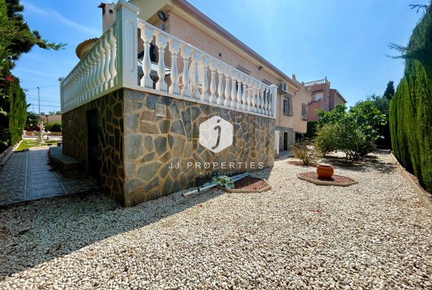 Resale - Villa -
El Chaparral - Inland