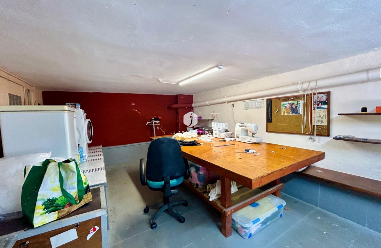 Resale - Villa -
El Chaparral - Inland