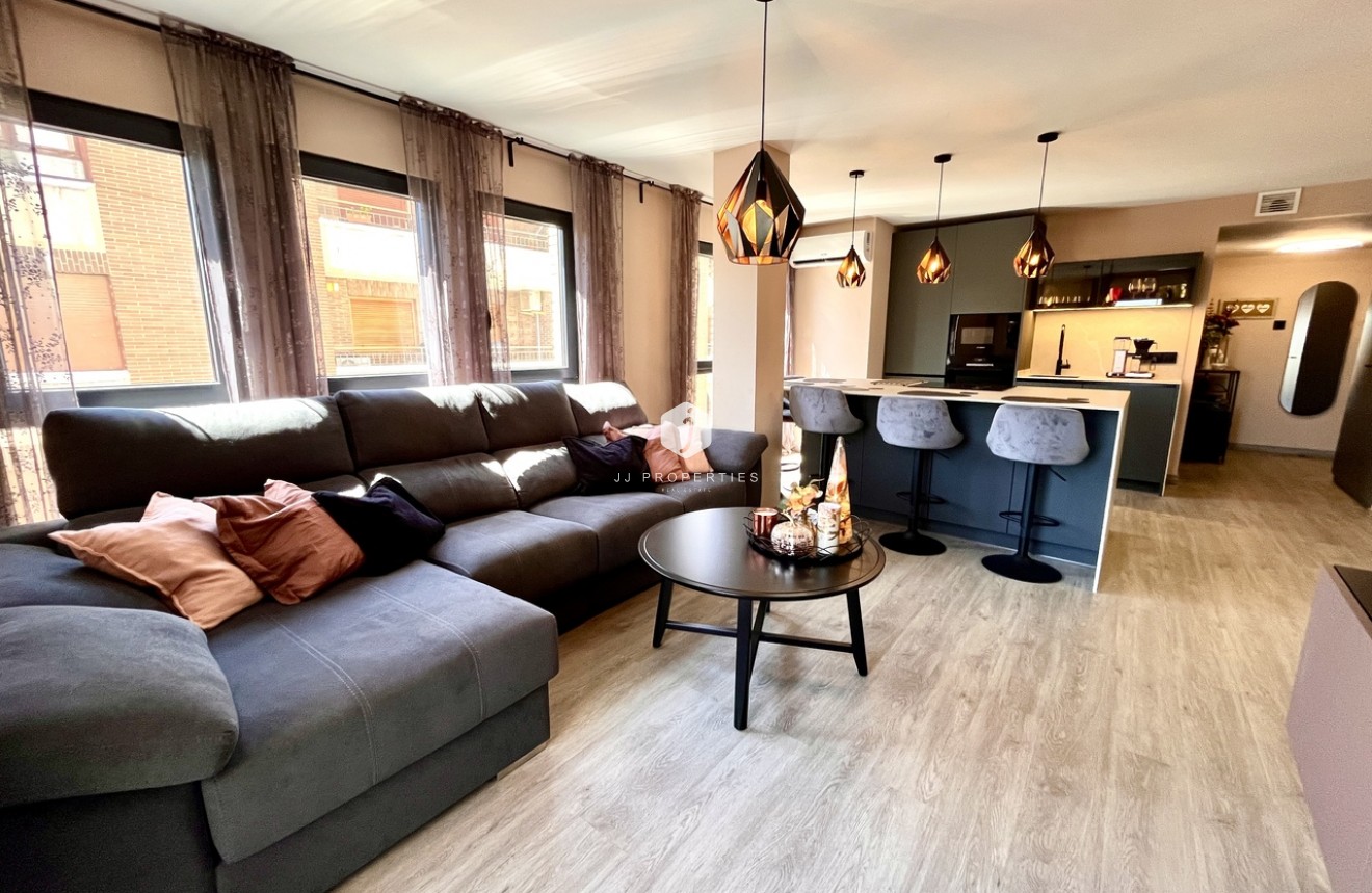 Segunda mano - Apartamento / piso -
Almoradí - Inland