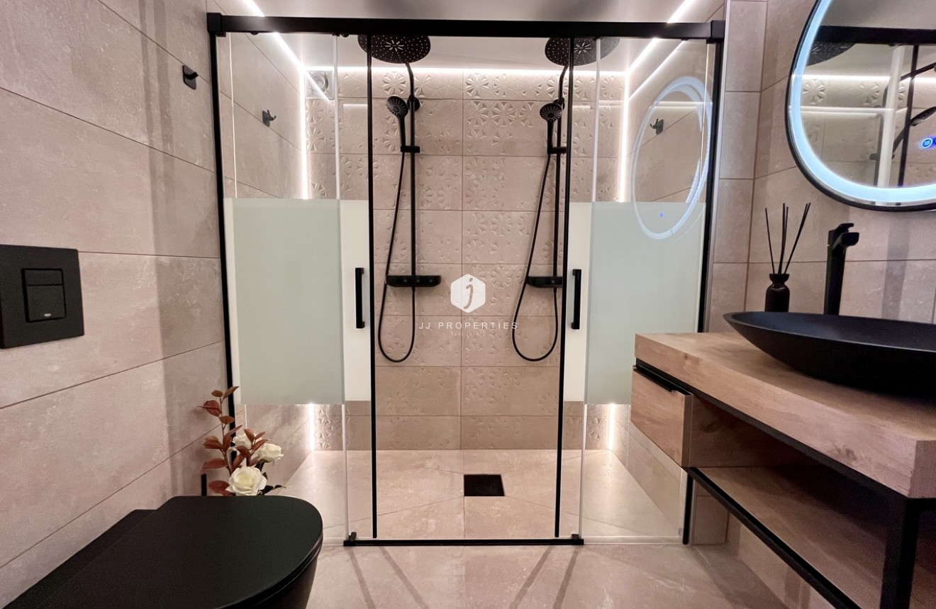 Segunda mano - Apartamento / piso -
Almoradí - Inland