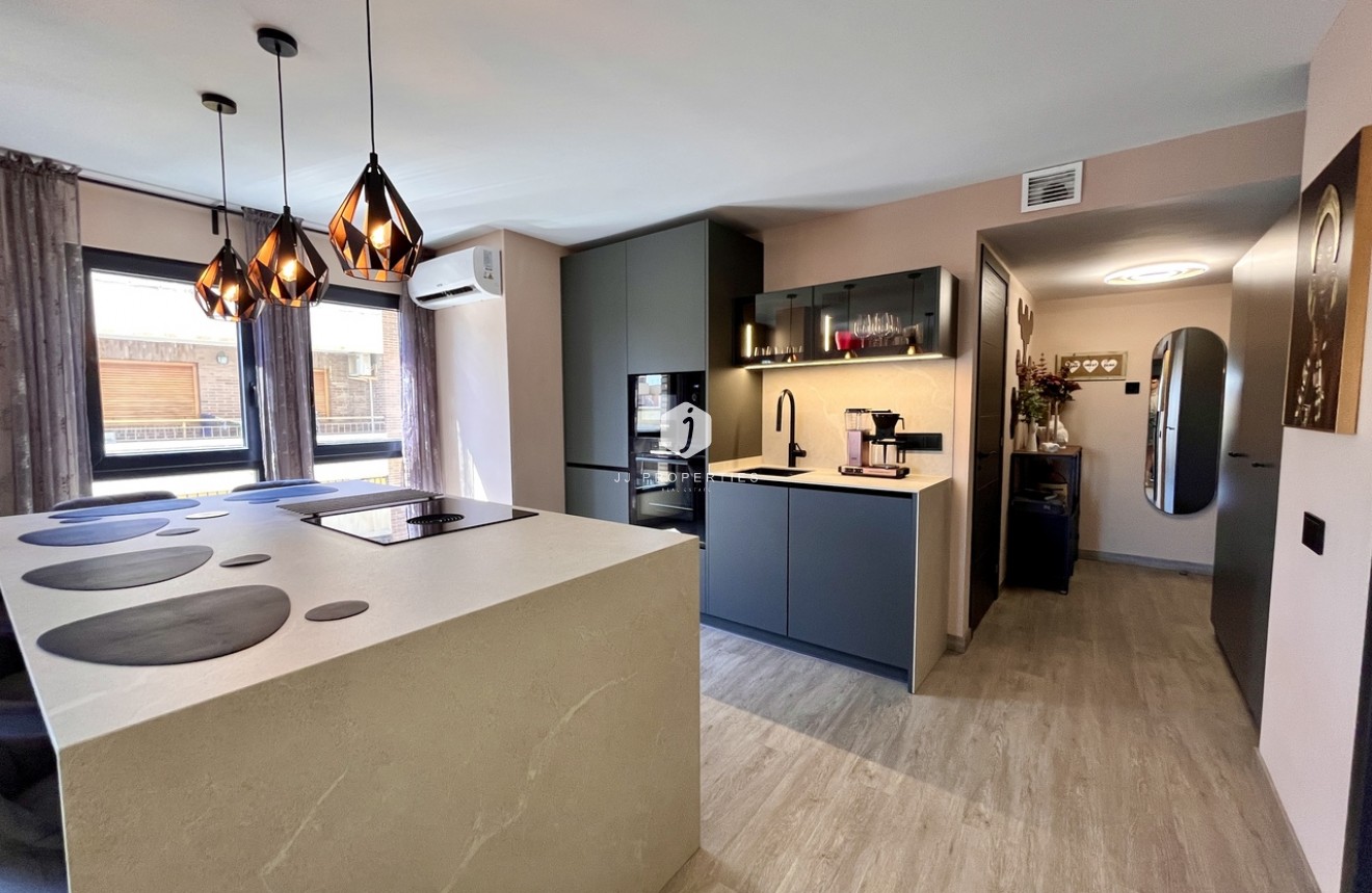 Segunda mano - Apartamento / piso -
Almoradí - Inland