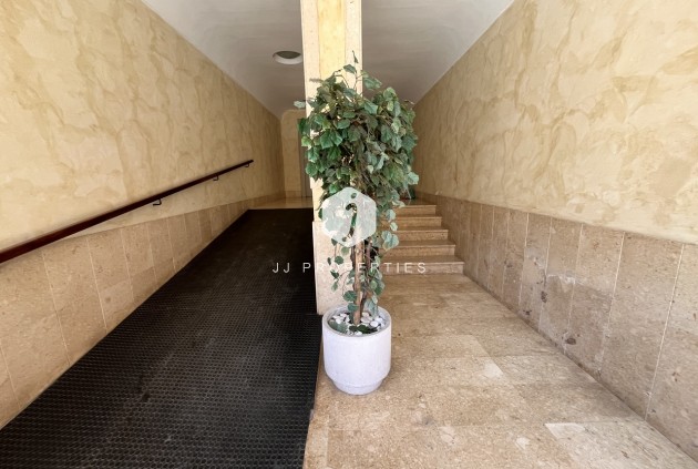 Segunda mano - Apartamento / piso -
Almoradí - Inland