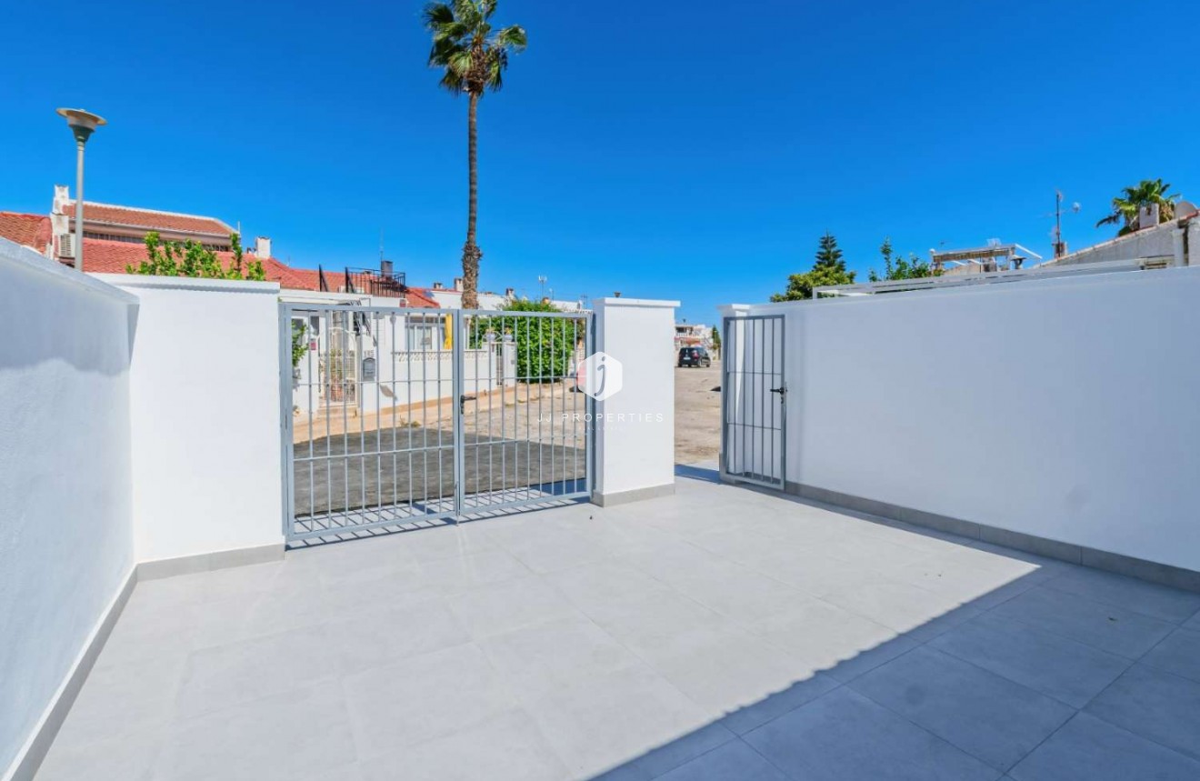 Segunda mano - Bungalow -
Torrevieja - Costa Blanca