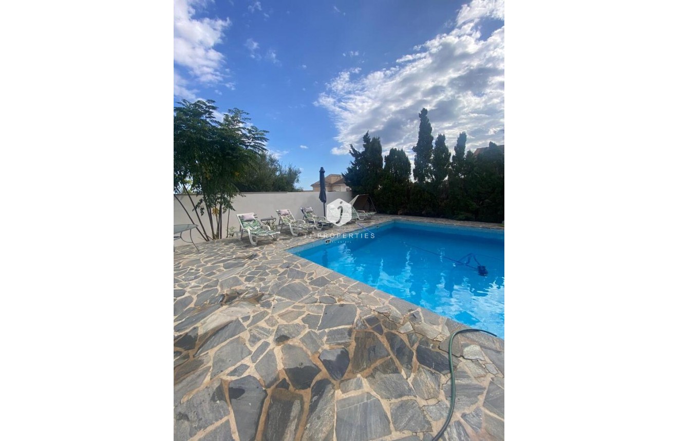 Aus zweiter Hand - Villa -
Los Balcones - Costa Blanca