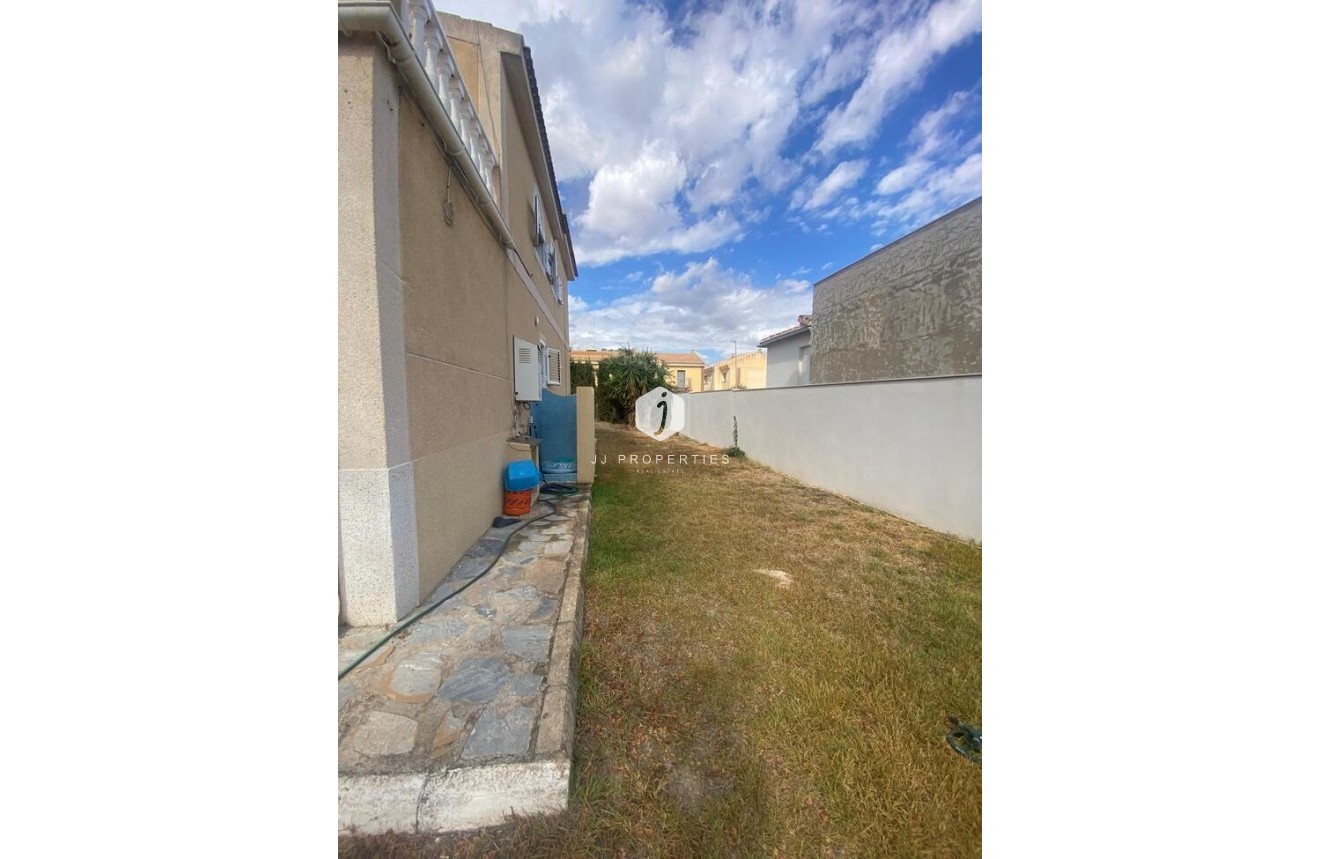 Aus zweiter Hand - Villa -
Los Balcones - Costa Blanca