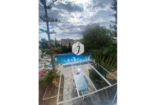 Aus zweiter Hand - Villa -
Los Balcones - Costa Blanca