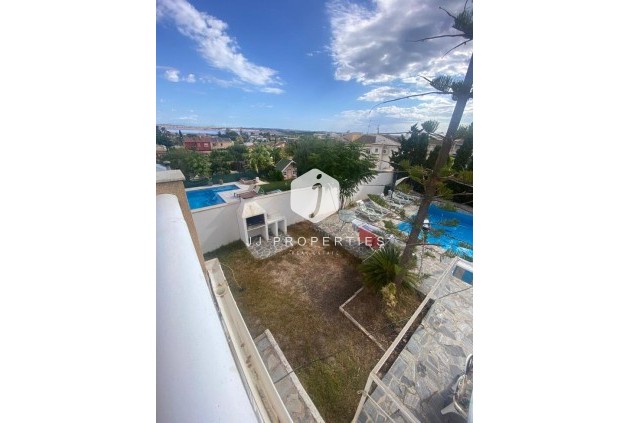 Aus zweiter Hand - Villa -
Los Balcones - Costa Blanca