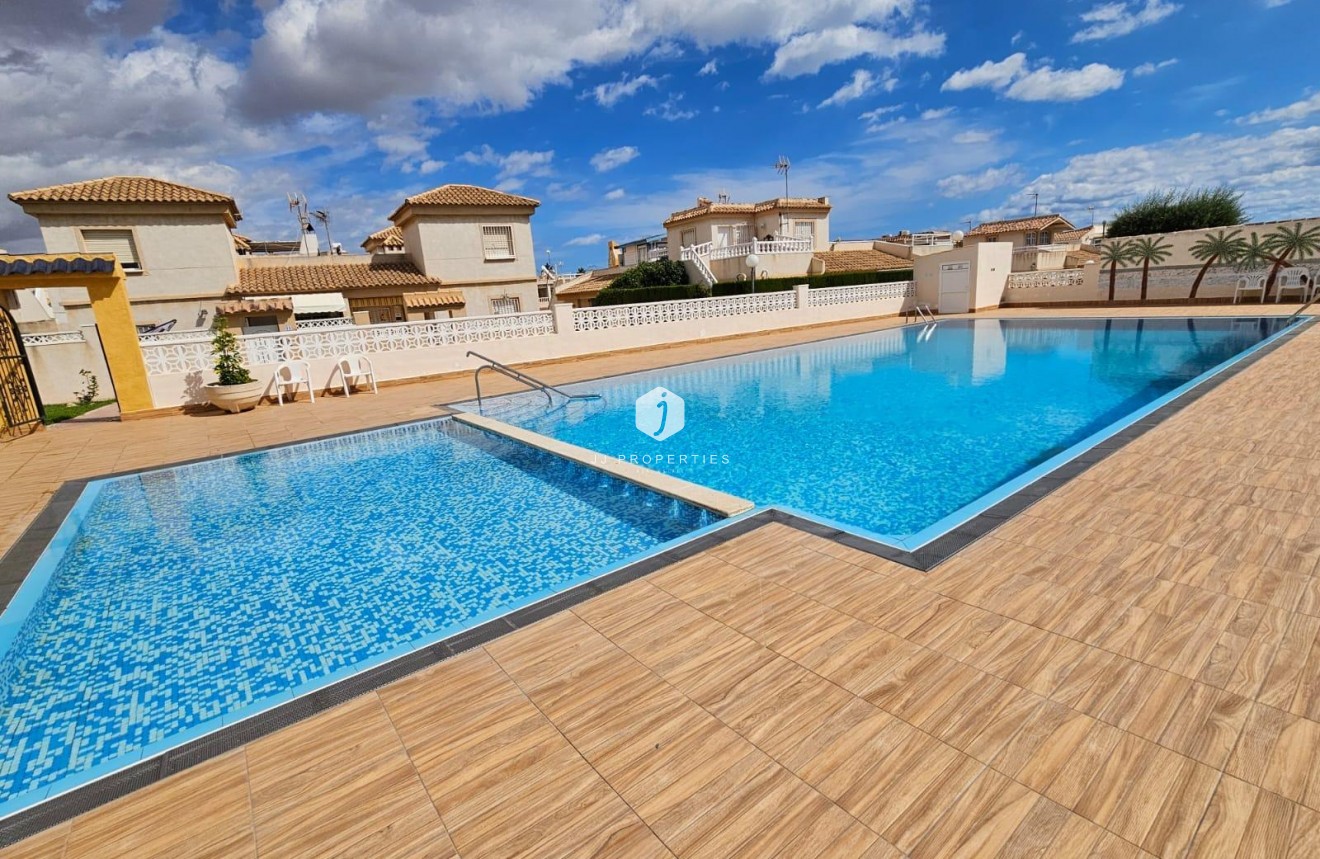 Segunda mano - Chalet -
Torrevieja - Los Balcones - Los Altos del Edén