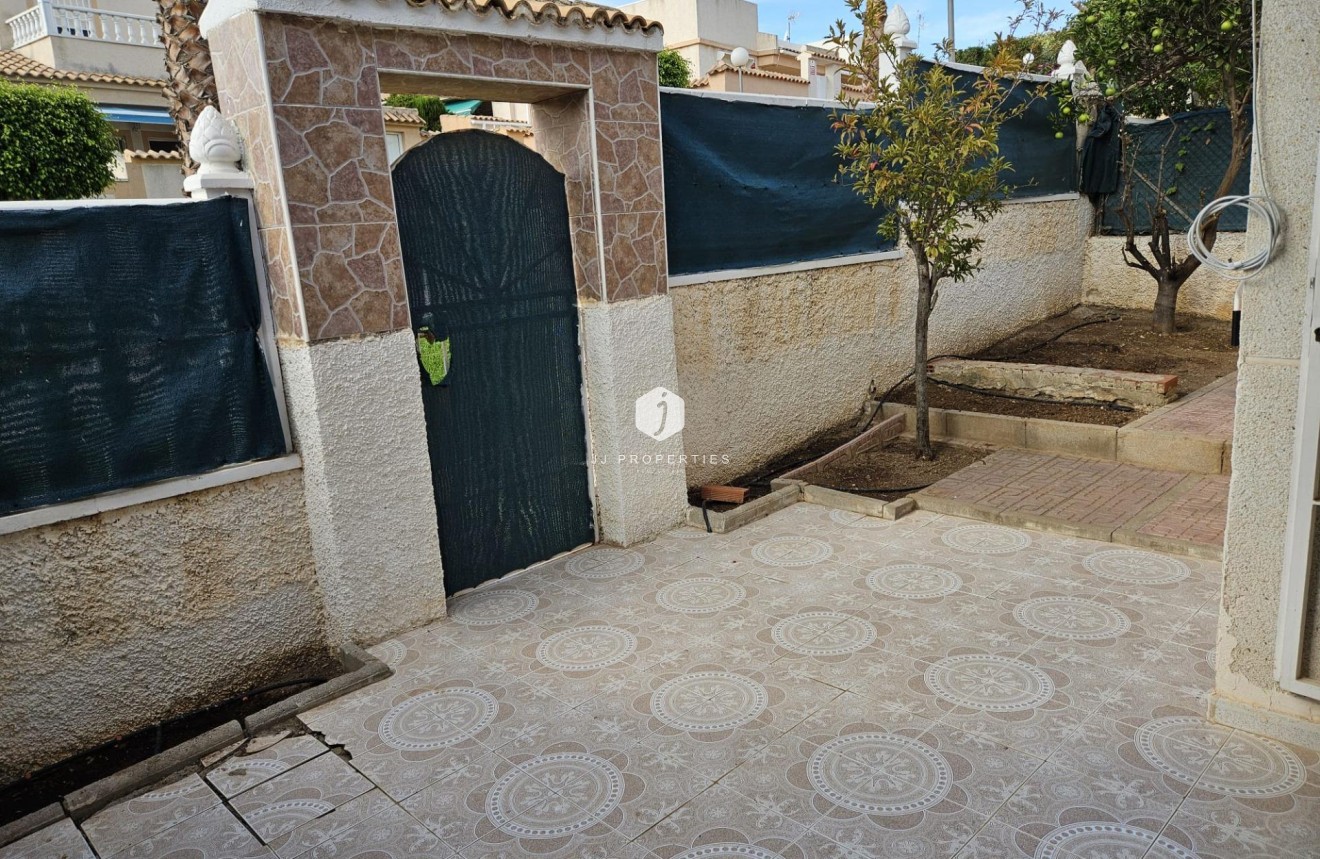 Segunda mano - Chalet -
Torrevieja - Los Balcones - Los Altos del Edén
