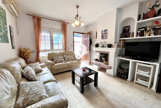 Segunda mano - Apartamento / piso -
Playa Flamenca - Costa Blanca