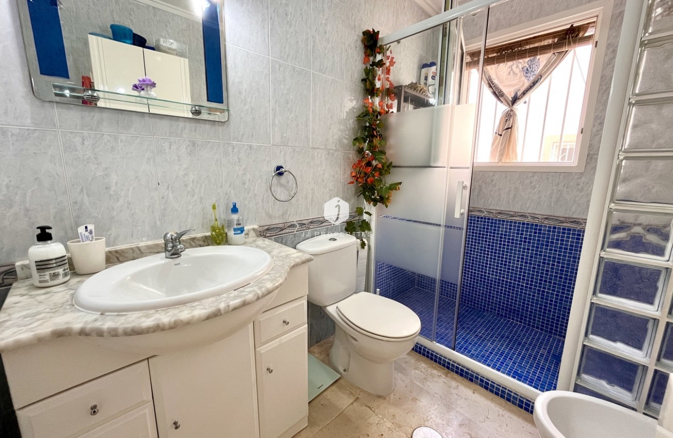 Segunda mano - Apartamento / piso -
Playa Flamenca - Costa Blanca