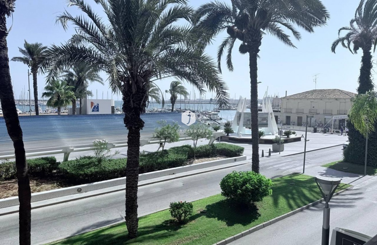 Segunda mano - Apartamento / piso -
Torrevieja - Puerto