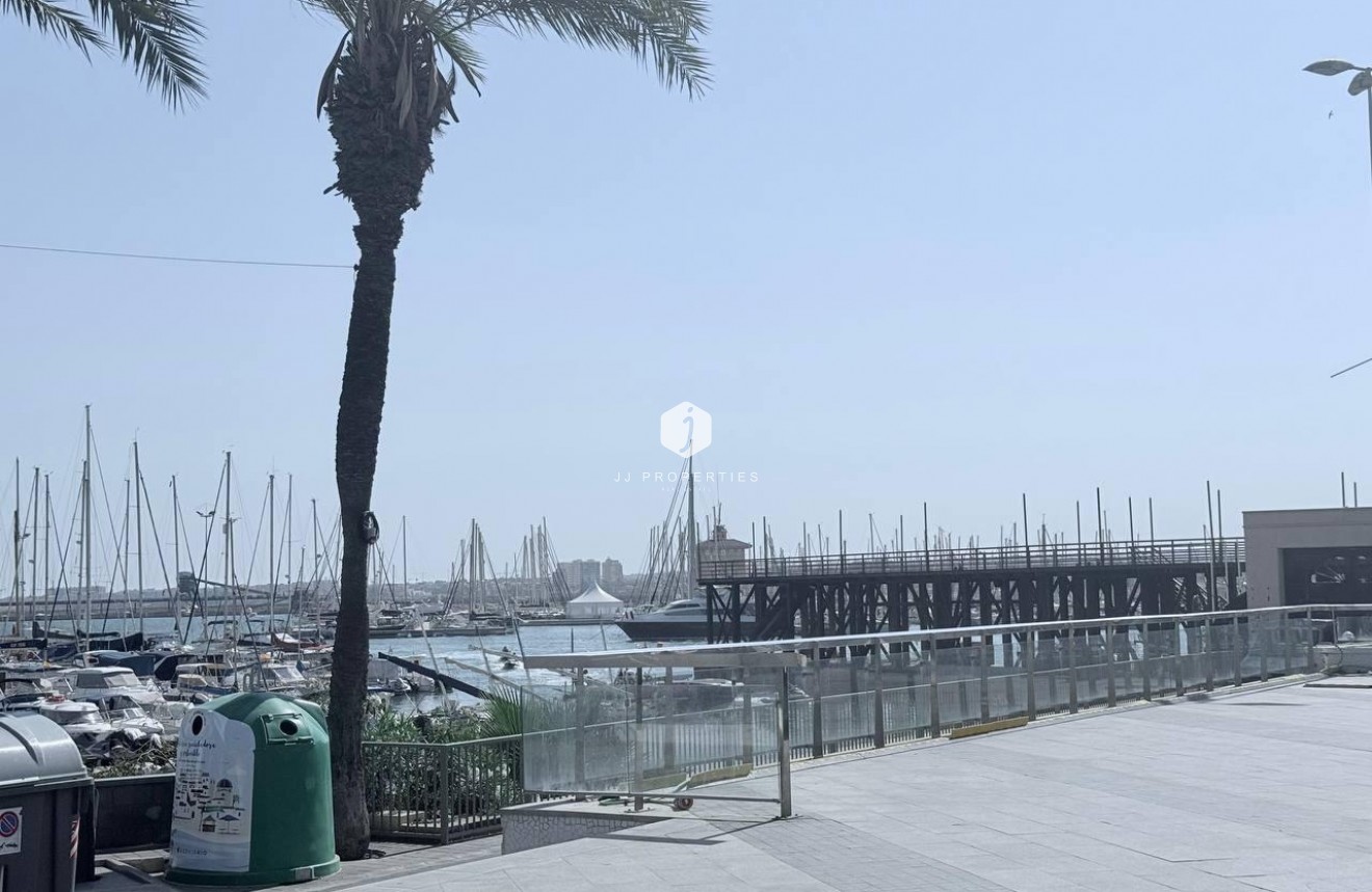 Segunda mano - Apartamento / piso -
Torrevieja - Puerto