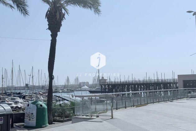 Segunda mano - Apartamento / piso -
Torrevieja - Puerto