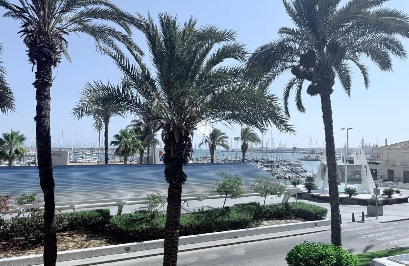 Segunda mano - Apartamento / piso -
Torrevieja - Puerto