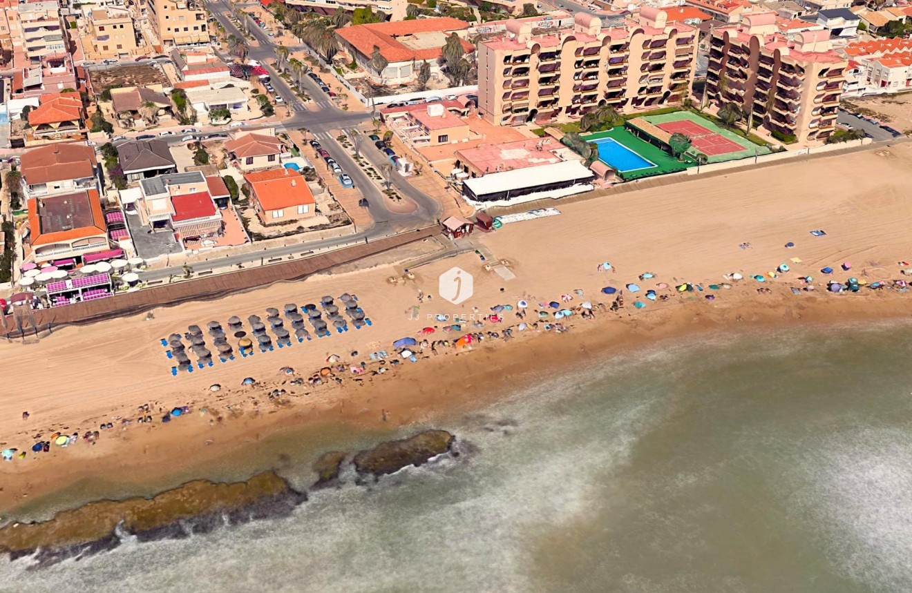 Aus zweiter Hand - Chalet -
Torrevieja - La Mata