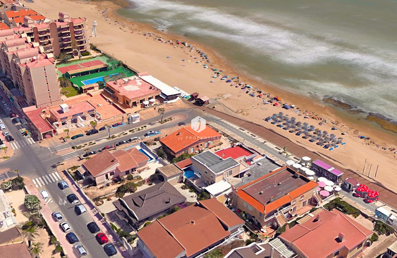 Aus zweiter Hand - Chalet -
Torrevieja - La Mata