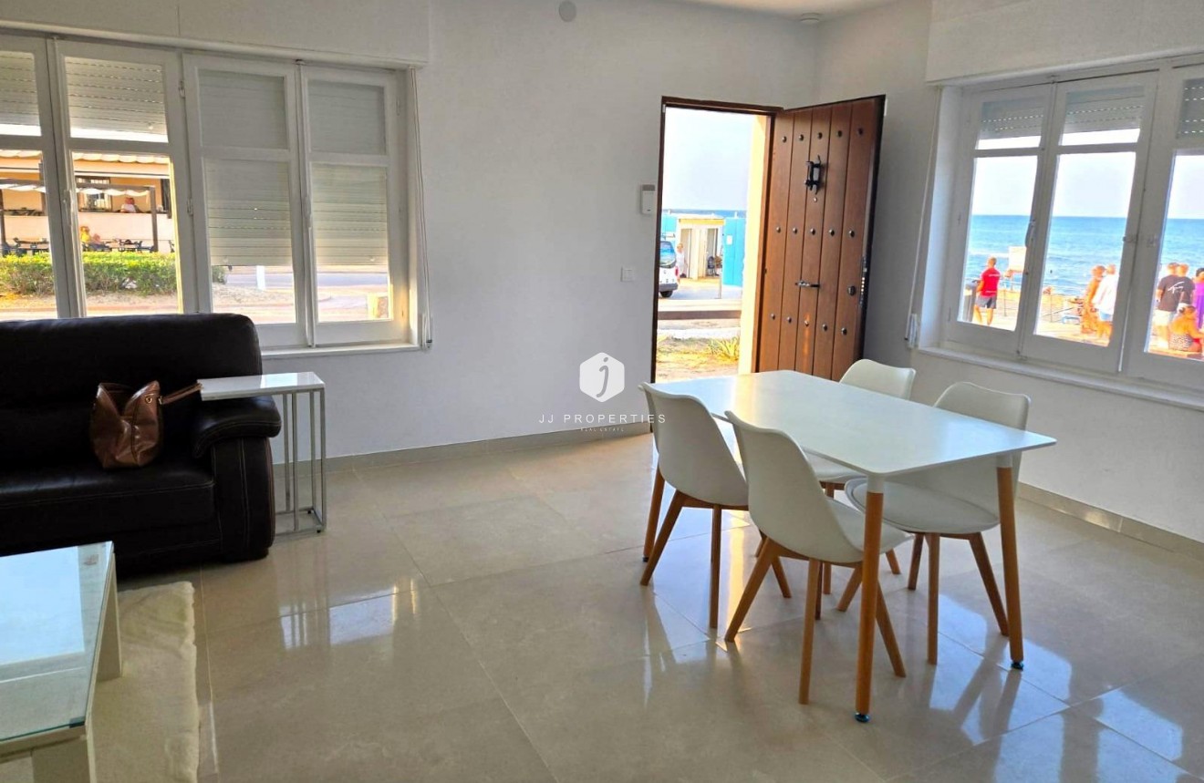 Aus zweiter Hand - Chalet -
Torrevieja - La Mata