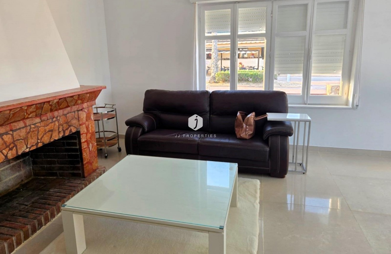 Aus zweiter Hand - Chalet -
Torrevieja - La Mata