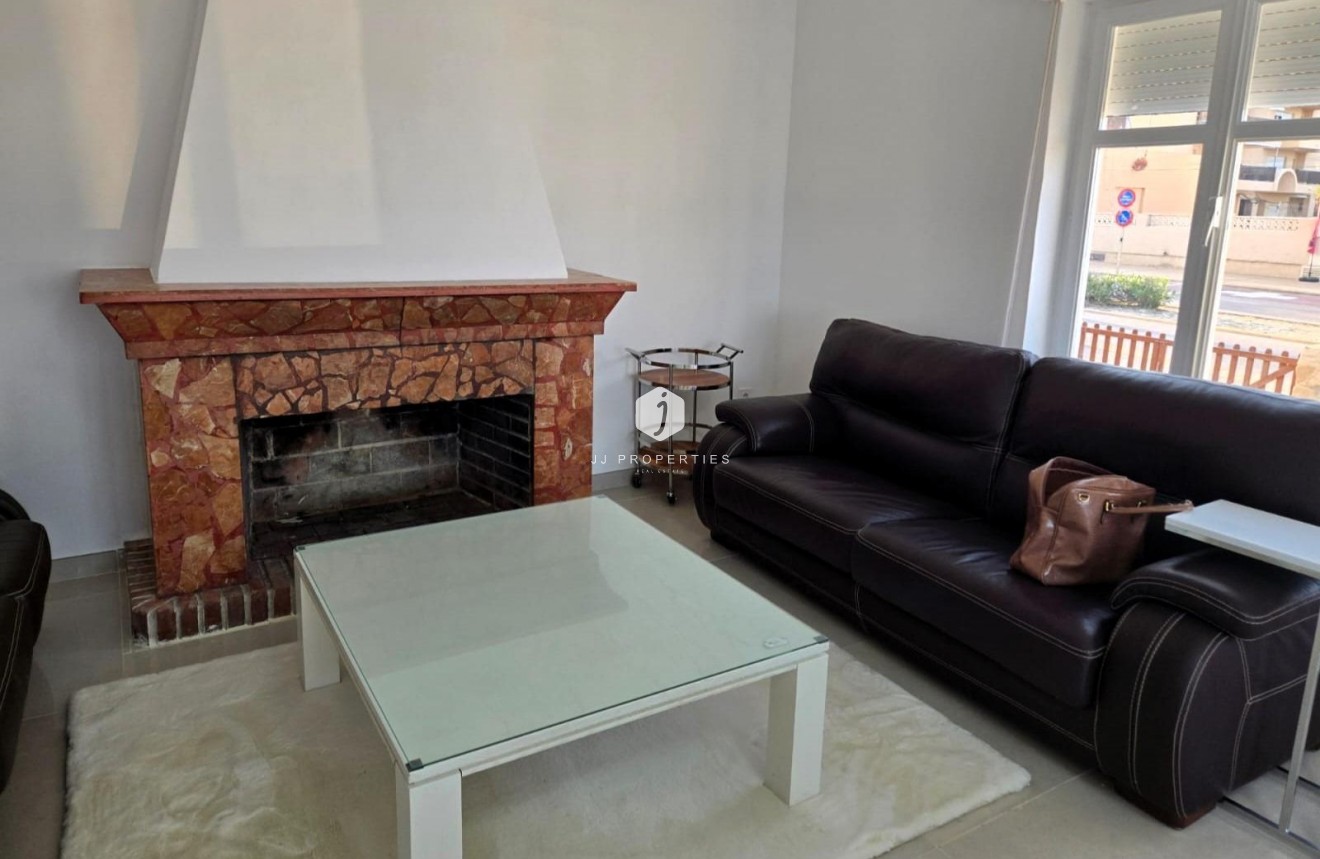 Aus zweiter Hand - Chalet -
Torrevieja - La Mata