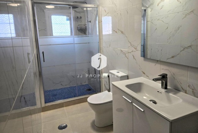 Aus zweiter Hand - Chalet -
Torrevieja - La Mata