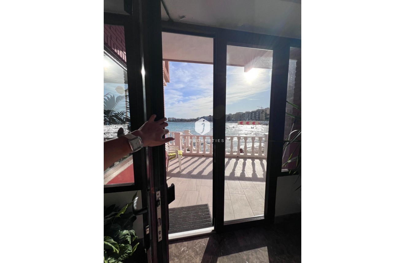 Segunda mano - Apartamento / piso -
Torrevieja - Playa de los Locos