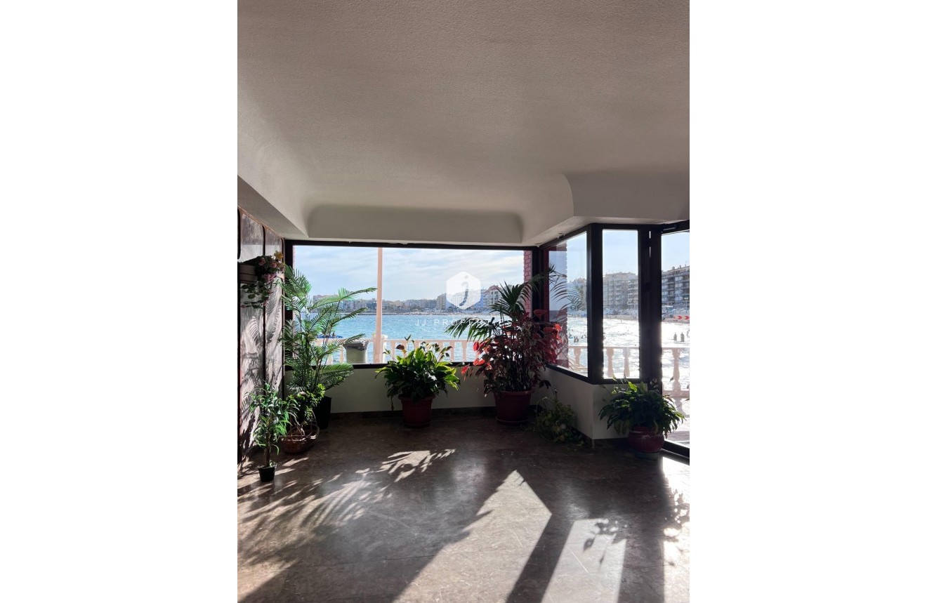 Segunda mano - Apartamento / piso -
Torrevieja - Playa de los Locos