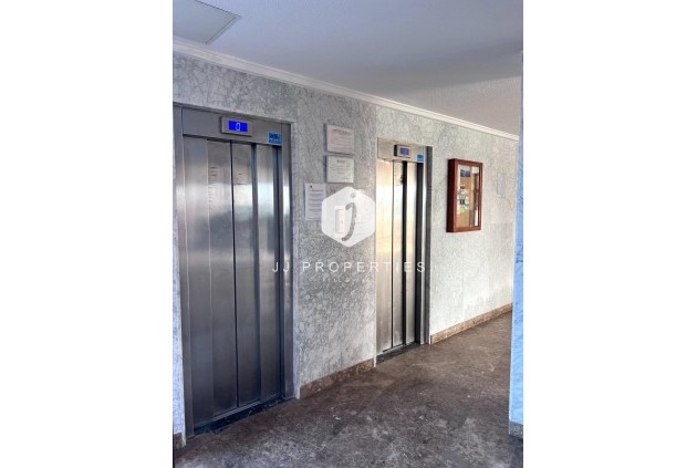 Segunda mano - Apartamento / piso -
Torrevieja - Playa de los Locos