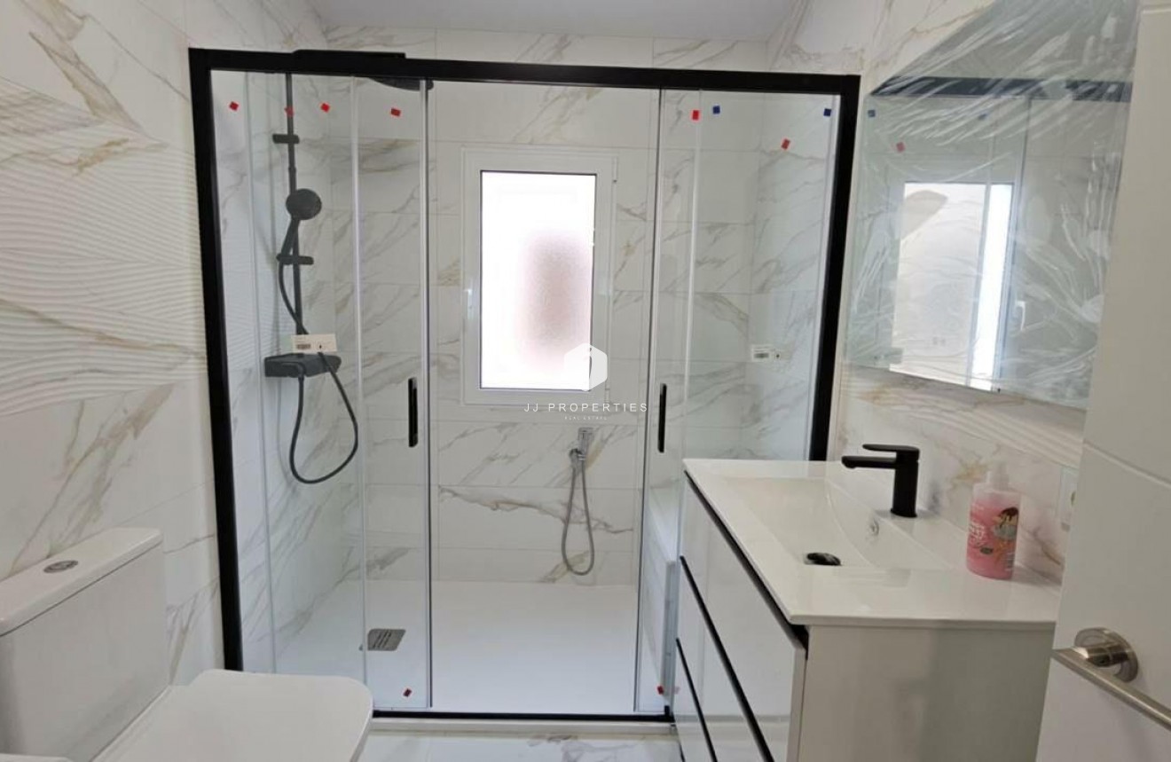 Segunda mano - Apartamento / piso -
Torrevieja - Cabo cervera