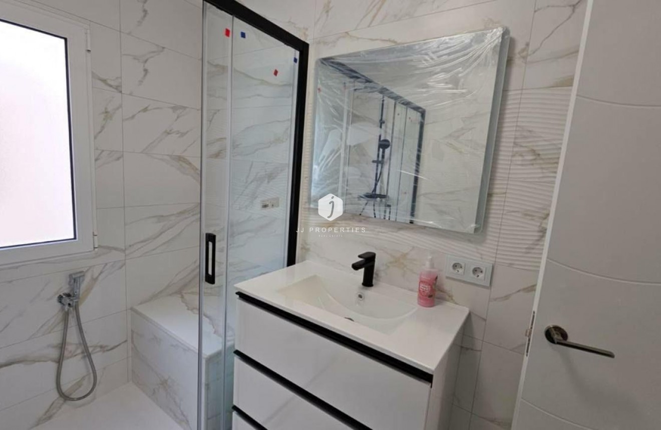 Segunda mano - Apartamento / piso -
Torrevieja - Cabo cervera