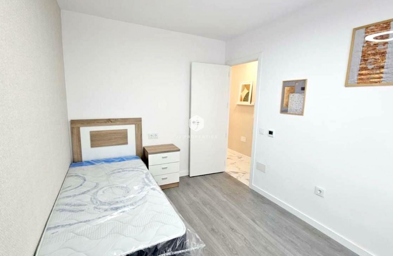 Segunda mano - Apartamento / piso -
Torrevieja - Cabo cervera