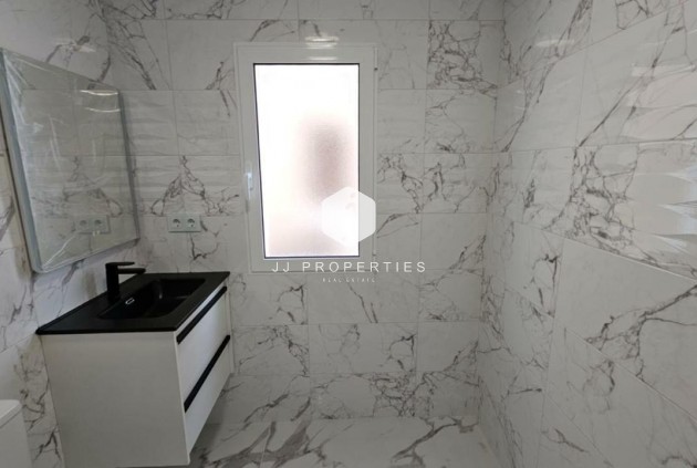 Segunda mano - Apartamento / piso -
Torrevieja - Cabo cervera