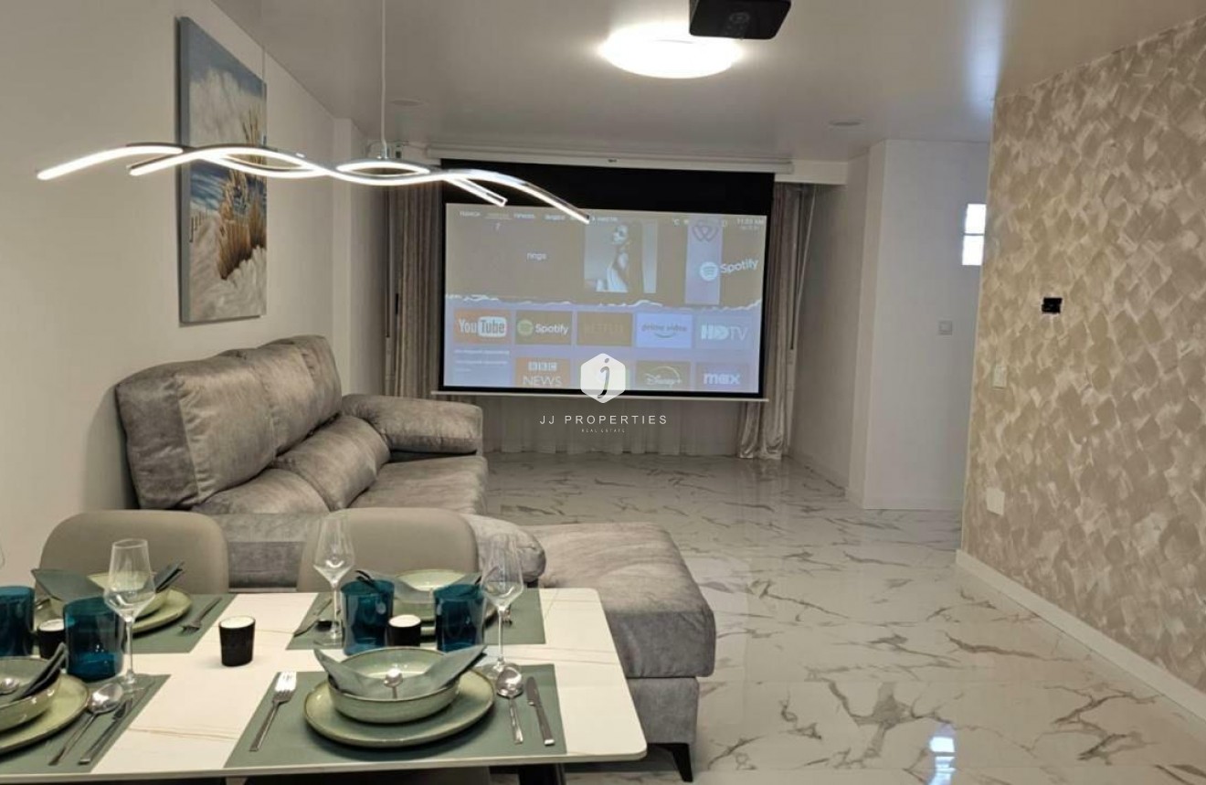 Segunda mano - Apartamento / piso -
Torrevieja - Cabo cervera