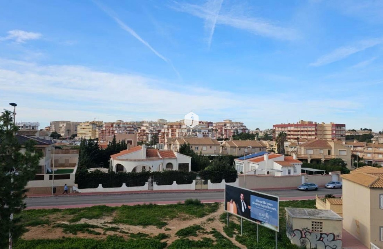 Segunda mano - Apartamento / piso -
Torrevieja - Cabo cervera