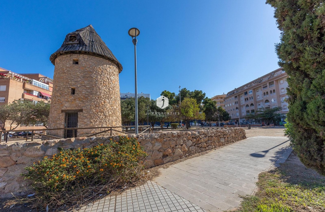 Segunda mano - Ático -
Torrevieja - El molino