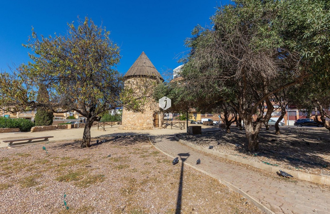 Segunda mano - Ático -
Torrevieja - El molino