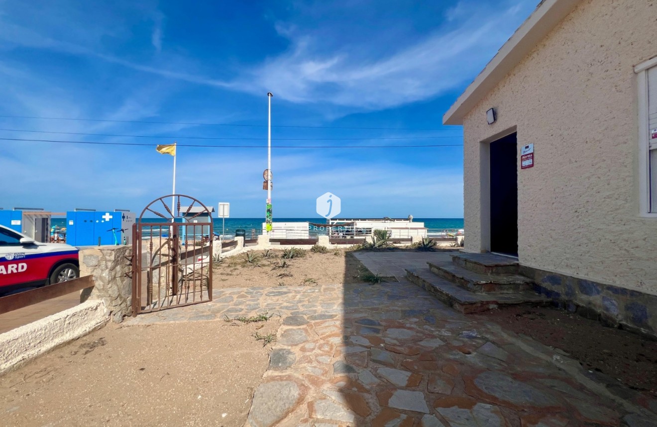 Segunda mano - Villa -
La Mata - Costa Blanca