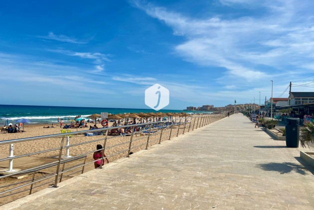 Segunda mano - Villa -
La Mata - Costa Blanca