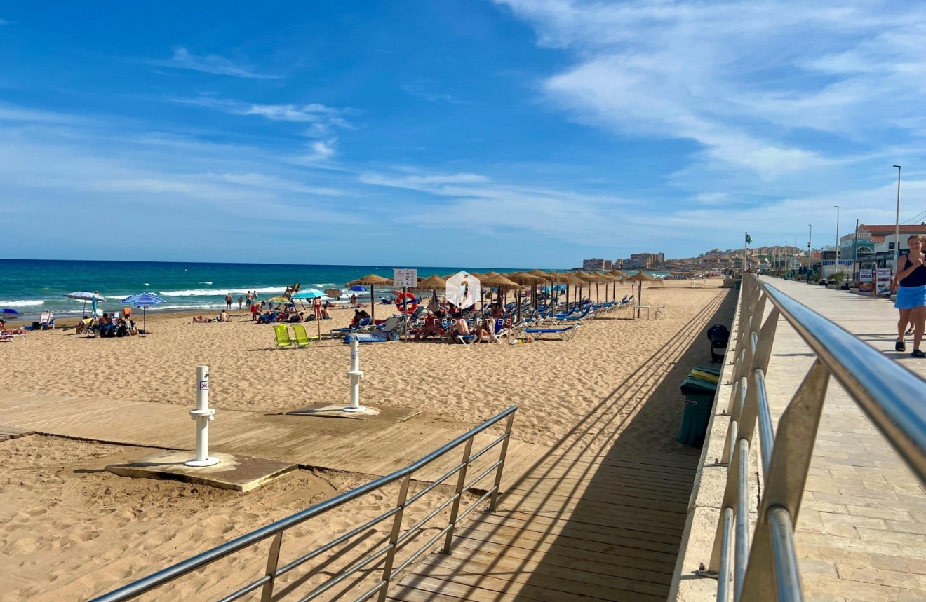 Segunda mano - Villa -
La Mata - Costa Blanca