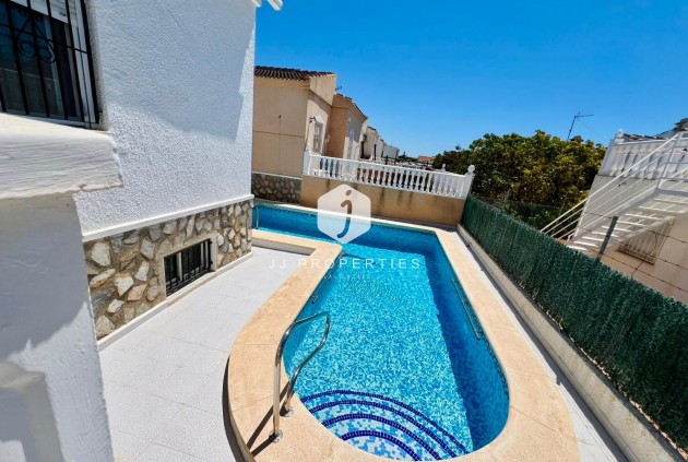 D'occasion - Chalet -
Torrevieja - Costa Blanca