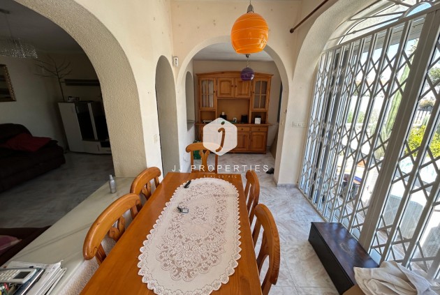 D'occasion - Chalet -
Torrevieja - Costa Blanca